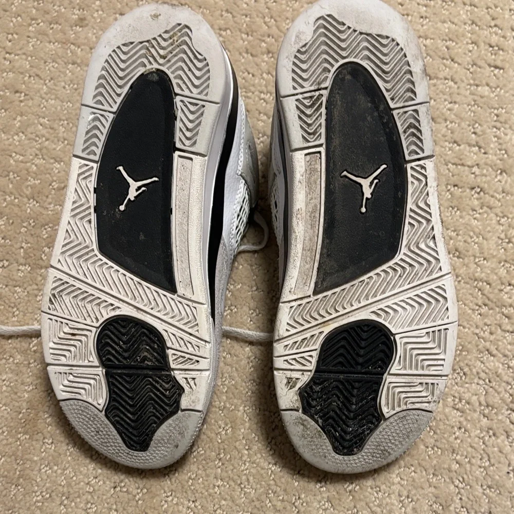 Air Jordon 4 Retro Mids - Picture 3 of 7